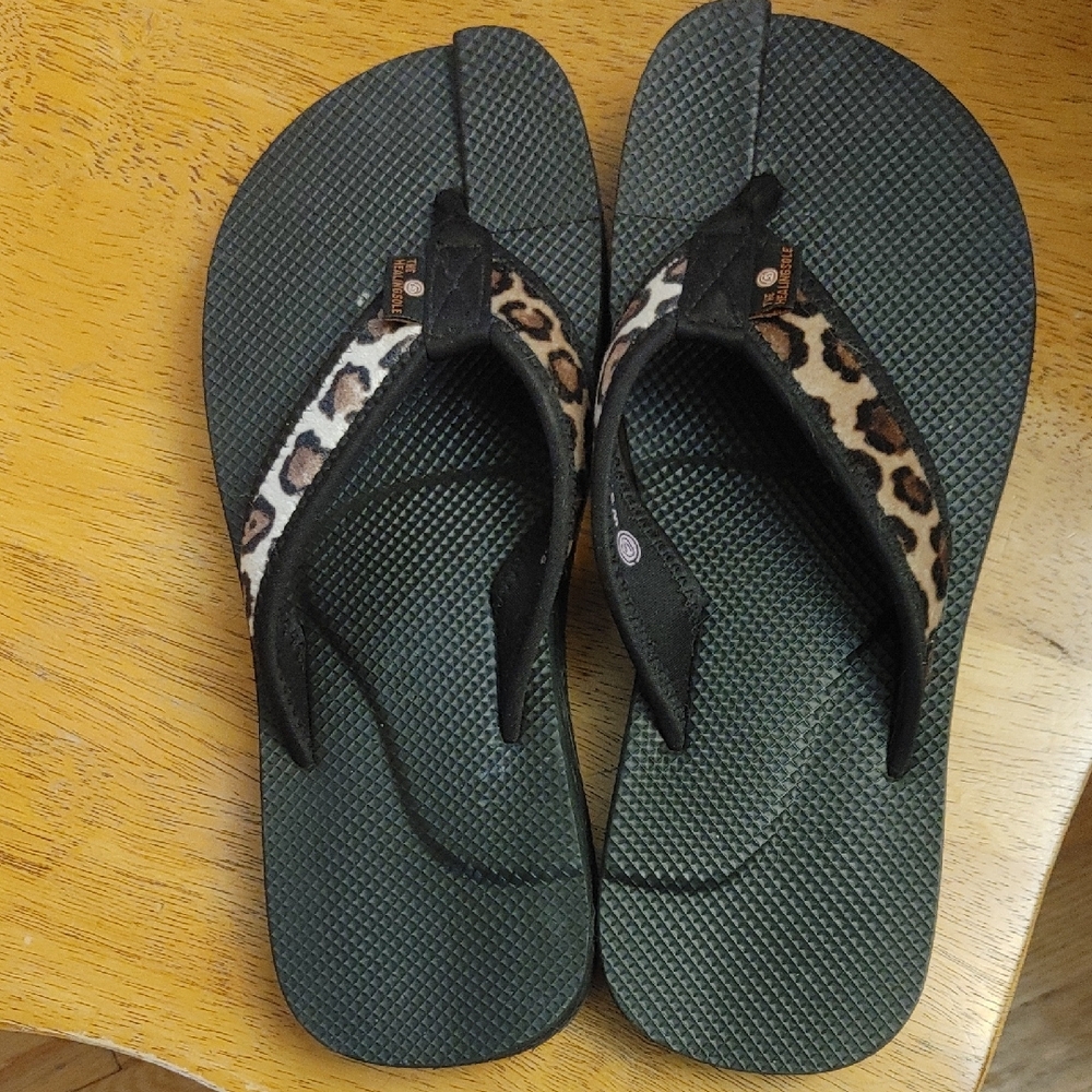 Healing Sole Leopard Print Women's Flip Flops